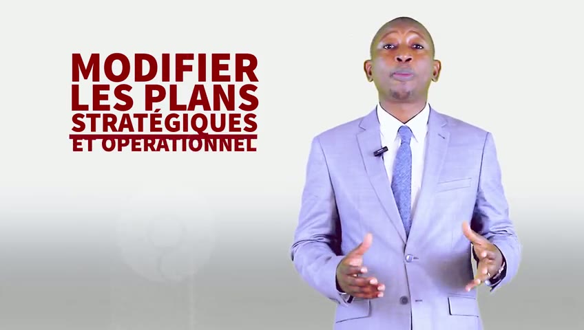 Jean Serge Bikoro, fondateur de COACH Sarl, présentant le cabinet