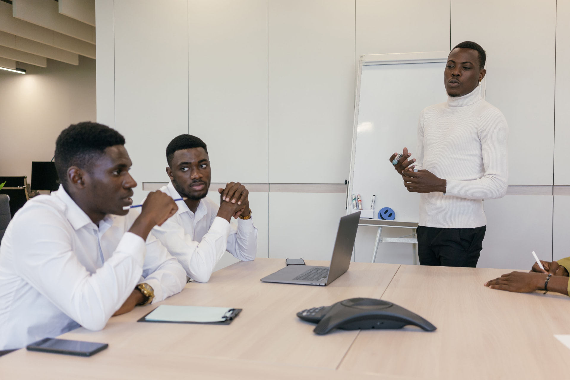 Formateur animant une session de renforcement des capacités